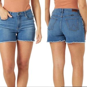 Wrangler 4” Frayed Denim Jean Short Women’s Size 10